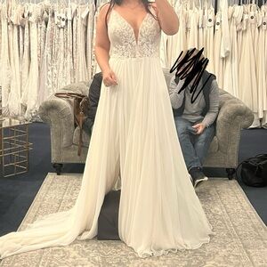 Essence of Australia bridal gown NWT